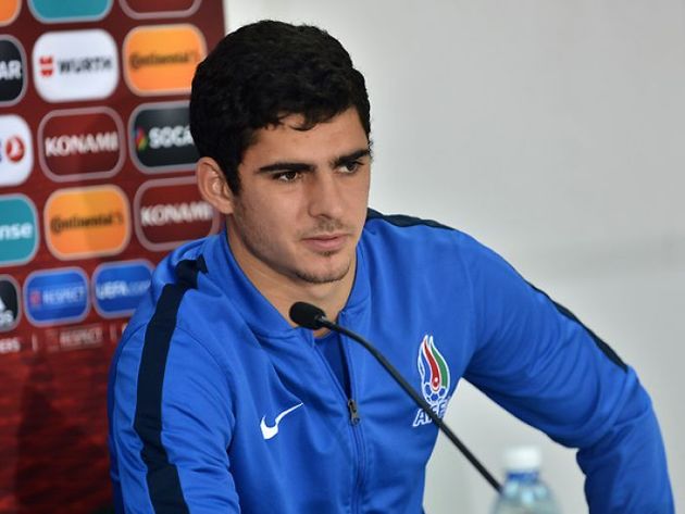 Нападающий сборной Азербайджана по футболу обратился к болельщикам