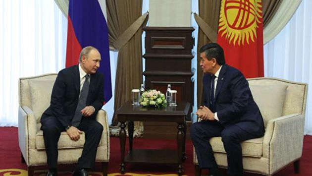 Жээнбеков встретил Путина по новым правилам госпротокола Киргизии