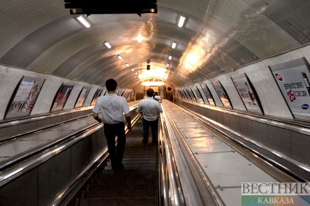 В Тбилиси молодой парень погиб на рельсах метро 