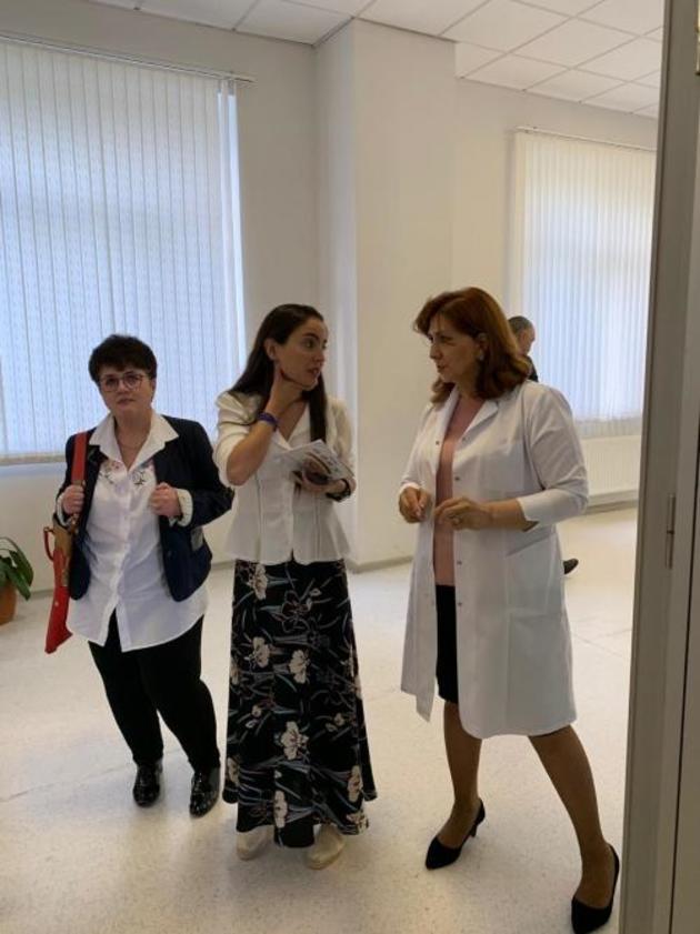 Лейла Алиева побывала в НИИ гематологии и трансфузиологии в Баку