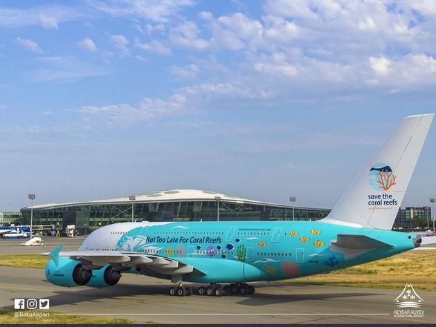 Самый большой пассажирский самолет сел в Баку