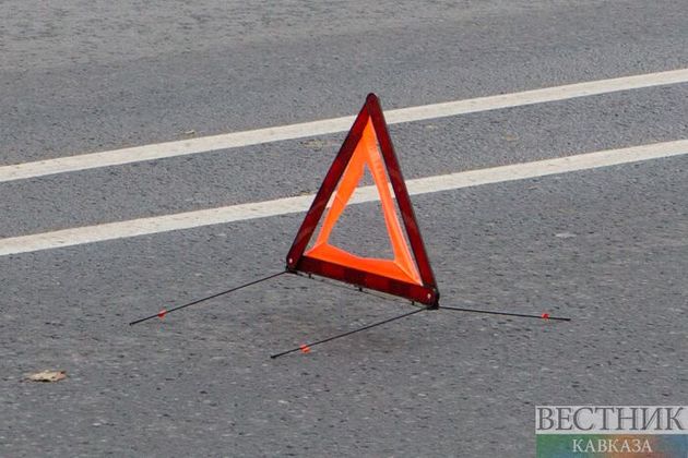 Мотоцикл "подтолкнул" грузовик в Ставрополе