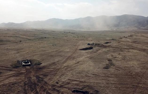 Армия Азербайджана завершила учения на общевойсковом полигоне