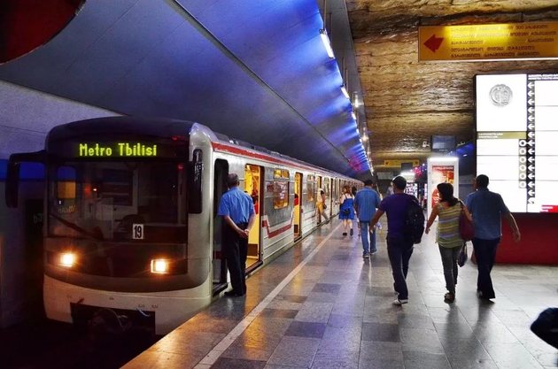 Пассажиров метро эвакуировали в Тбилиси