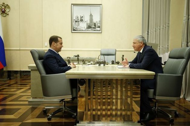 Медведев и Битаров обсудили развитие Северной Осетии