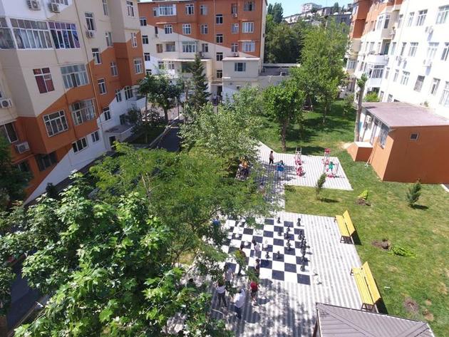 Жителям Баку передан очередной двор, благоустроенный по проекту "Наш двор"