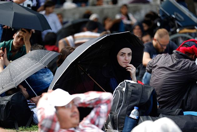 Сирийских беженцев без регистрации депортируют из Стамбула