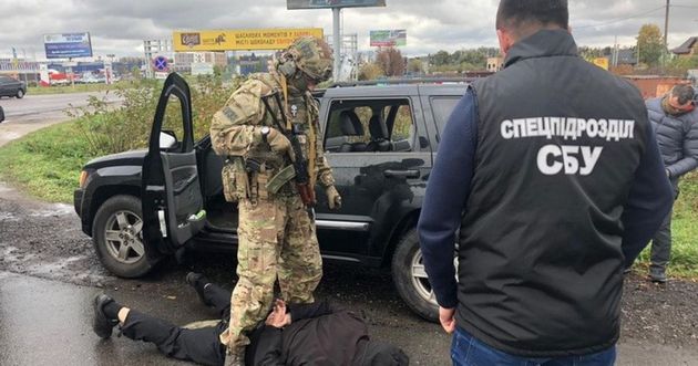 Украинские спецслужбы задержали на границе с Крымом банду вымогателей