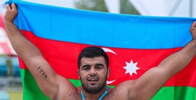 Азербайджанский спортсмен завоевал "золото" Всемирной серии по пляжной борьбе
