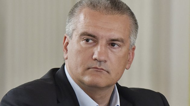 Аксенов предложил руководителям администраций Крыма уйти в отставку 