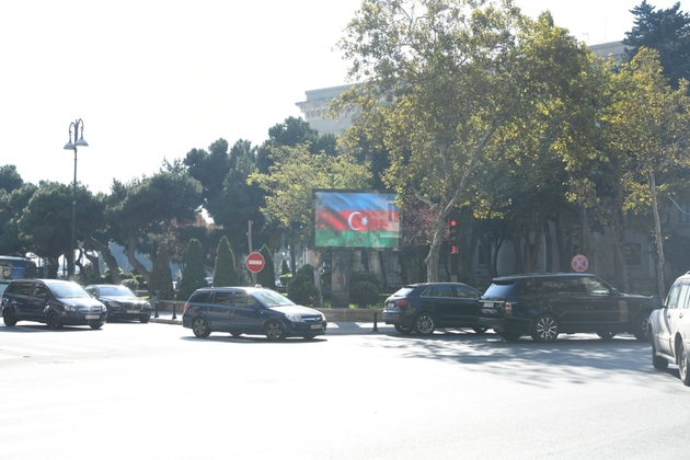 Баку окрасился в цвета флага Азербайджана