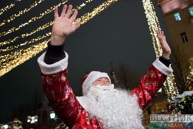 На улицы Владикавказа выходит бесплатный новогодний трамвай