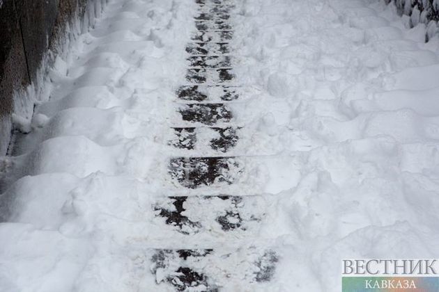 Окрестности Тбилиси очищают от снега 