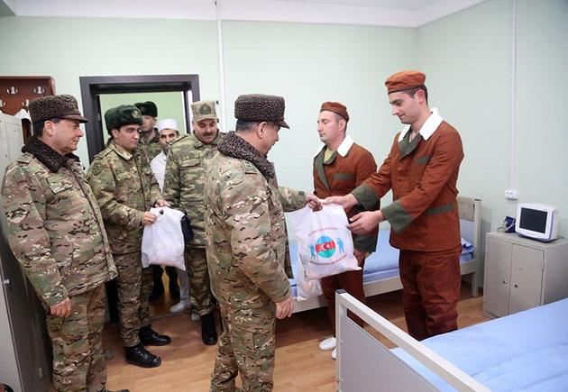 Закир Гасанов отметил День солидарности азербайджанцев мира вместе с военнослужащими, проходящими службу на фронте