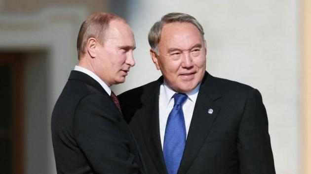 В первые минуты 2020 года Владимир Путин позвонил Нурсултану Назарбаеву 