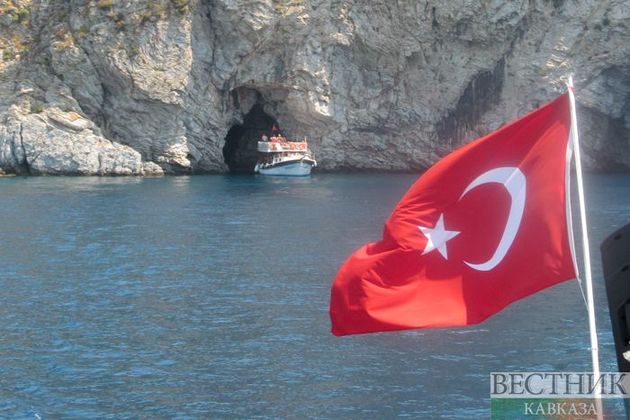Российский танкер потопил лодку у побережья Турции