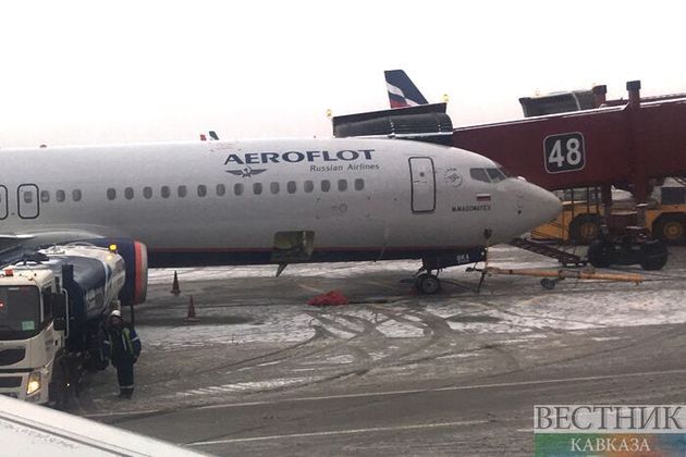 У летевшего из Москвы в Ставрополь SSJ100 отвалилась обшивка двигателя 