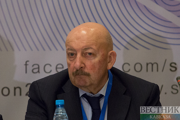 Гаджимет Сафаралиев предложил ликвидировать "Яблоко" за "явное неуважение" к обществу и государству