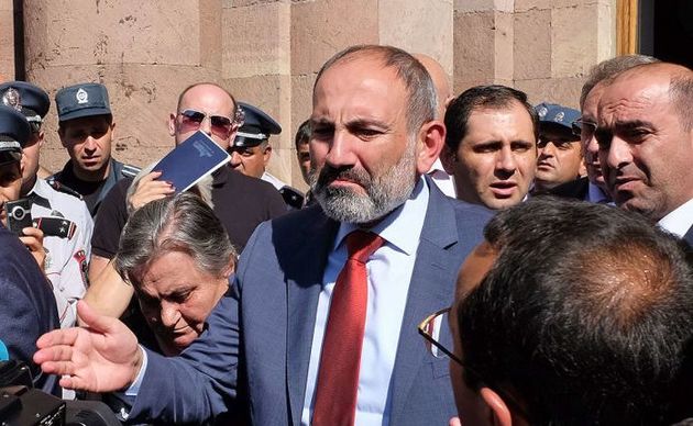 Жителям Армении запретили жаловаться правительству и премьеру