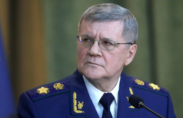 Юрий Чайка сложил полномочия генерального прокурора России