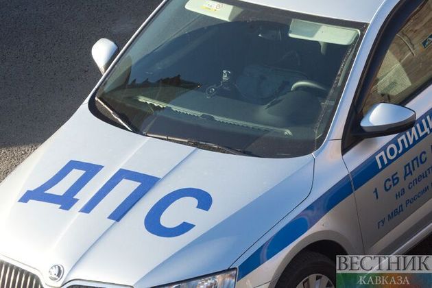 Подростки в Москве врезались в здание ГУМВД на угнанном авто 