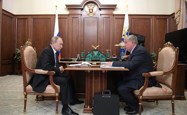 Сечин рассказал Путину о работе "Роснефти" в 2019 году