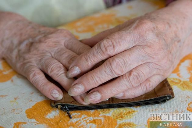 В Госдуме предложили досрочную пенсию для ухаживавших за родителями-инвалидами