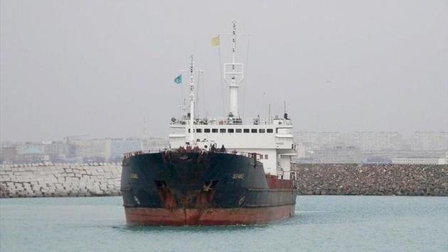 В Каспийском море "застрял" на мели сухогруз с кукурузой для Ирана