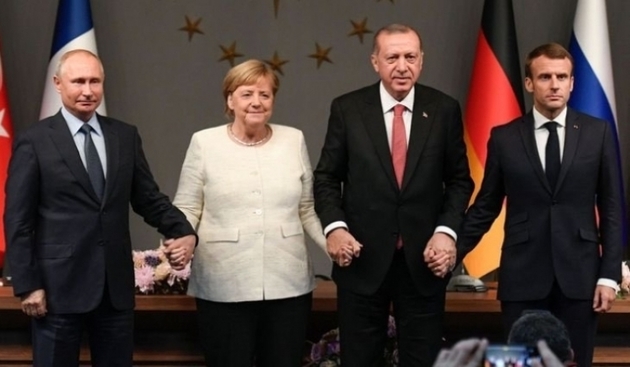 Макрон и Меркель предложили Путину провести в Стамбуле саммит по Сирии