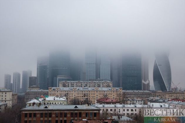 Плохая видимость, осадки и тепло будет сегодня в Москве