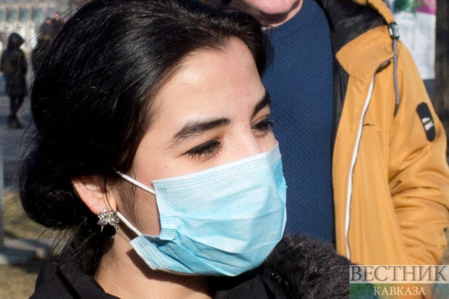 Коронавирус побудил миллиардера раздавать маски жителям Гонконга