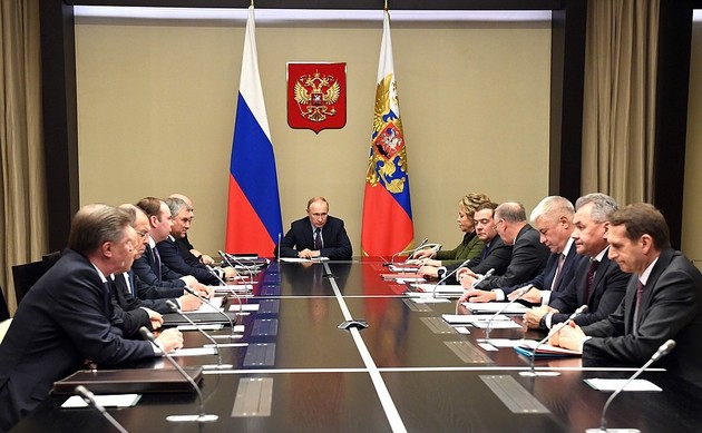 Путин обсудил с членами Совбеза России ситуацию на границе Азербайджана и Армении
