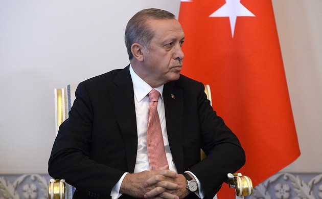 Эрдоган планирует обсудить ситуацию вокруг мигрантов с Меркель и Макроном через неделю 