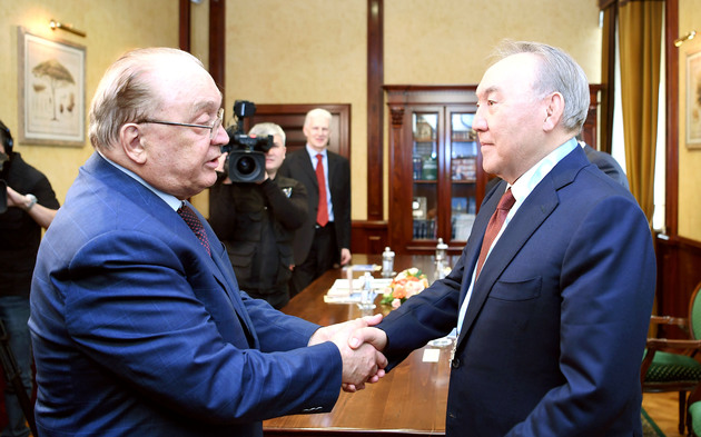 Назарбаев получил высшую награда МГУ – "Звезду Московского университета"