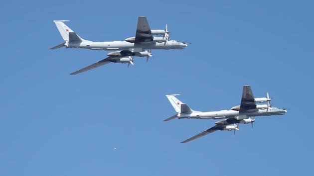 СМИ: Ту-142 пролетели над военной базой США в Арктике 