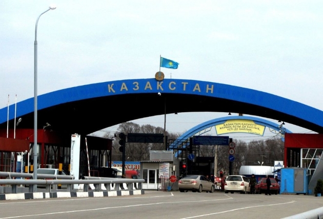 Казахстанские пограничники задержали почти 4 млн латексных перчаток