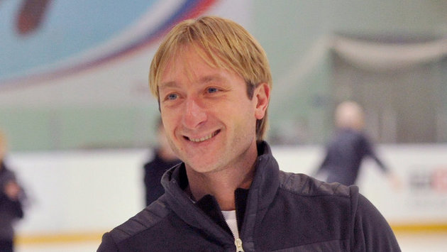 Евгений Плющенко призвал россиян не выходить из дома и заниматься спортом