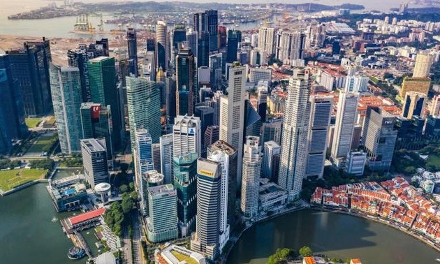 Сингапур уходит на месячный карантин