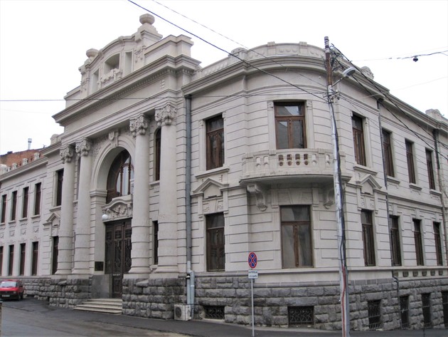 Глава парламентской библиотеки Грузии поможет малоимущим в родной Гурии