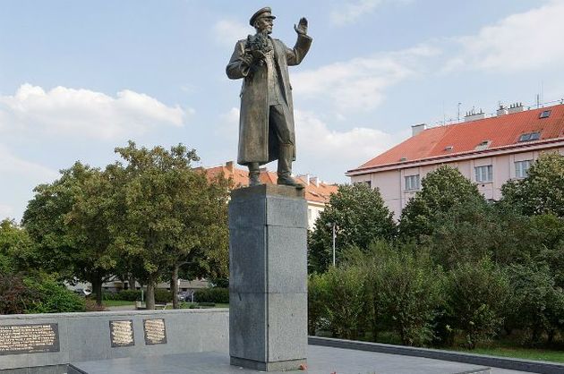 Памятник маршалу Коневу, снесенный в Праге, может украсить Москву