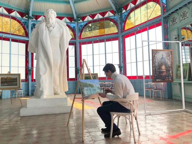 Ставропольский художник самоизолировался в Пушкинской галерее Железноводска