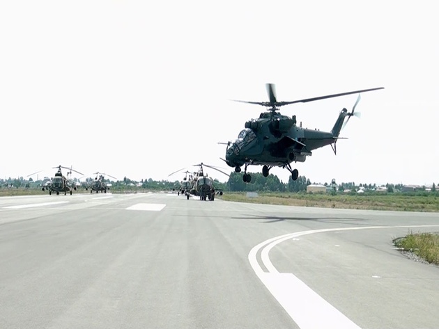 Вертолеты ВВС Азербайджана провели боевые стрельбы (ВИДЕО) 