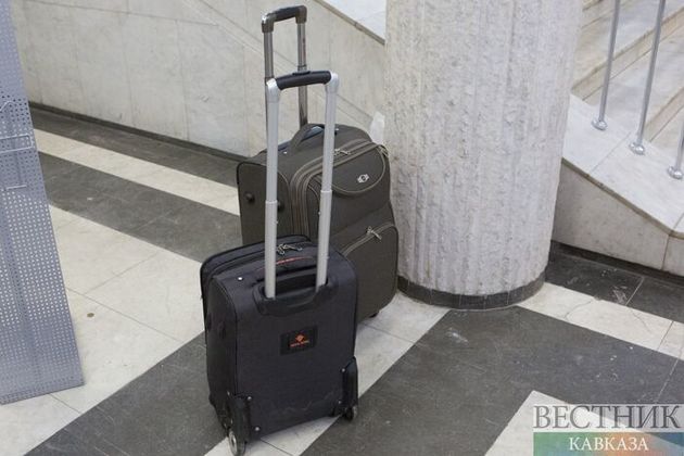Подросток в Индии от скуки пытался пронести домой друга в чемодане