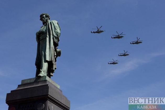 Росавиация сегодня начнет репетиции воздушной части парада Победы в Москве 