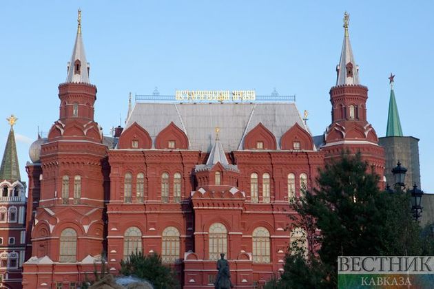 Обновленный памятник Жукову вернулся на Манежную площадь