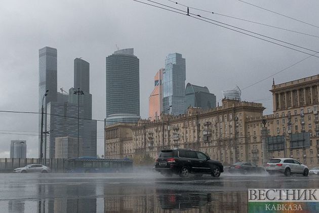 Тепло и немного дождливо будет сегодня в Москве