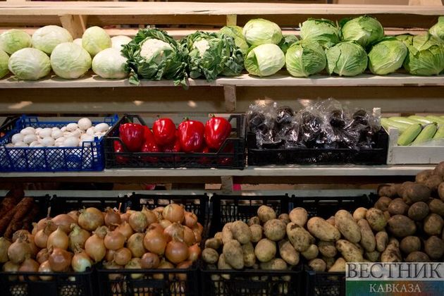 Россияне стали экономить на еде и перестали покупать свежие овощи и фрукты