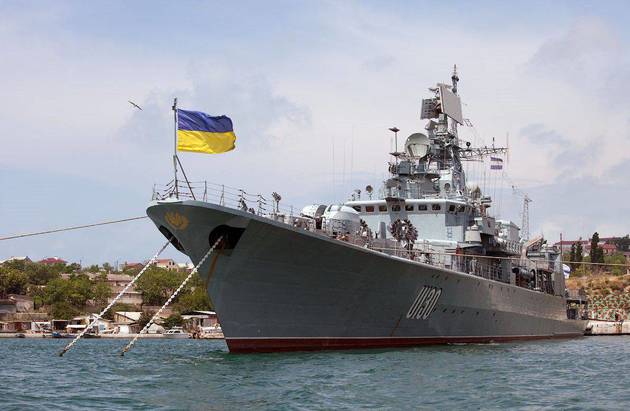 Флагман ВМС Украины пострелял в Черном море