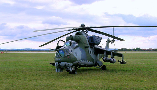 Военный вертолет совершил жесткую посадку в Крыму