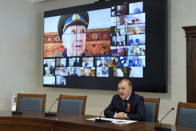 Мурат Кумпилов поздравил фронтовиков Адыгеи с Днем Победы